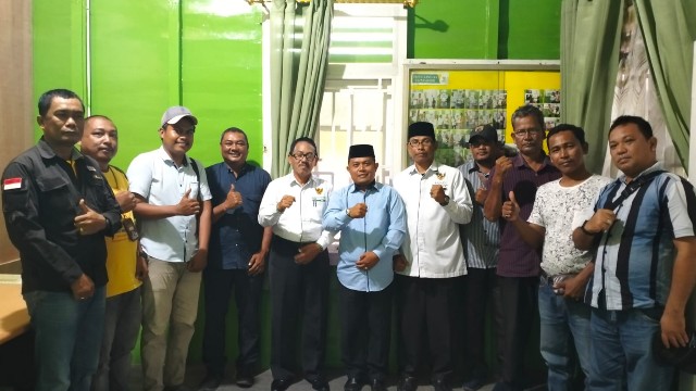 Ketua Baznas Rohil Menerima Kedatangan Para Awaq Diruang Kerjanya