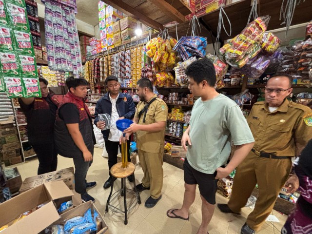 Tim Tipidter Polres Rohil Lakukan Pengecekan Harga Minyak Goreng Merk” Minyak Kita ” di Bagansiapiapi