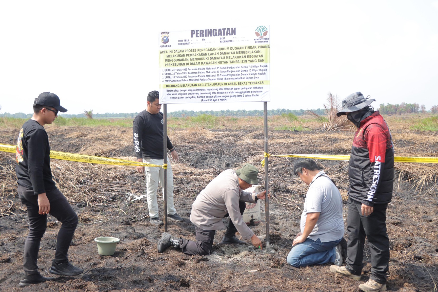Kapolres Rohil Pasang Plang dan Police Line Peringatan di Lokasi Bekas Karhutla, Stop Bakar Lahan